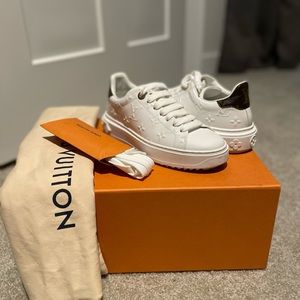 Womens Louis Vuitton sneakers